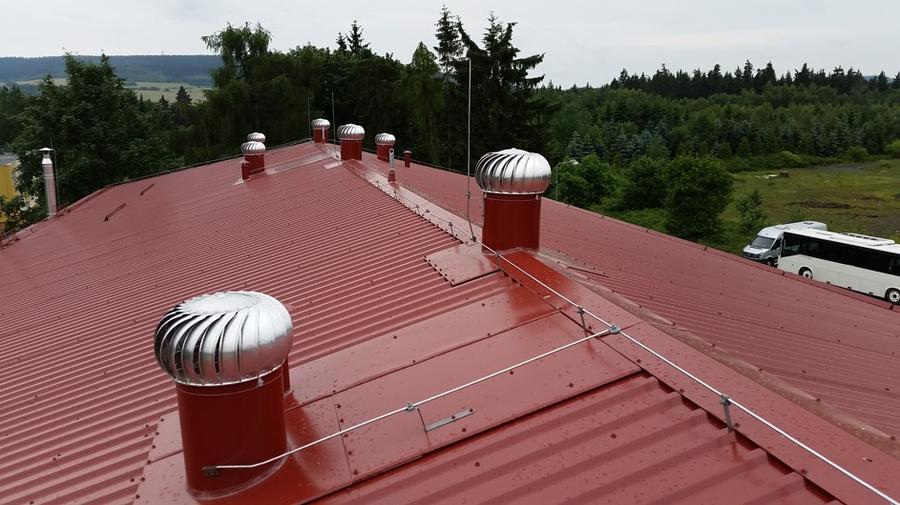 Rekonstrukce rovné střechy na šikmou