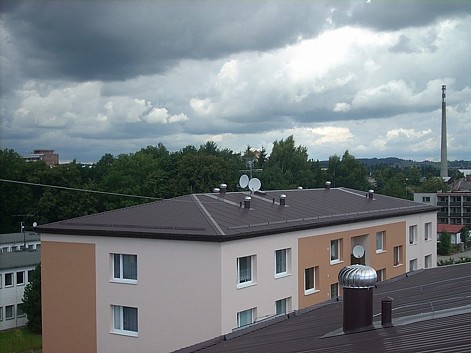 Rekonstrukce rovné střechy na šikmou